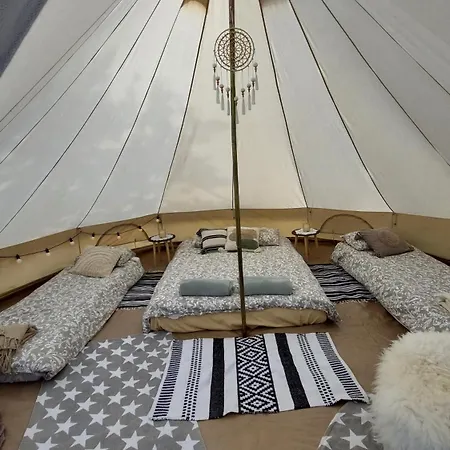 Jaagu Glaemping Neljale Luxury tent