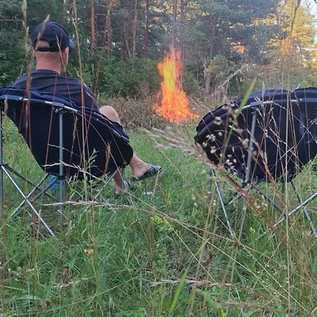 Luksusowy namiot Jaagu Metsatelk Neljale